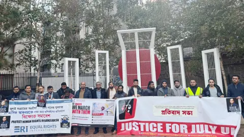 বাংলাদেশের আইনশৃঙ্খলা ও মানবাধিকার নিয়ে জাস্টিস ফর জুলাইয়ের উদ্বেগ, যুক্তরাজ্যে প্রতিবাদ সভা
